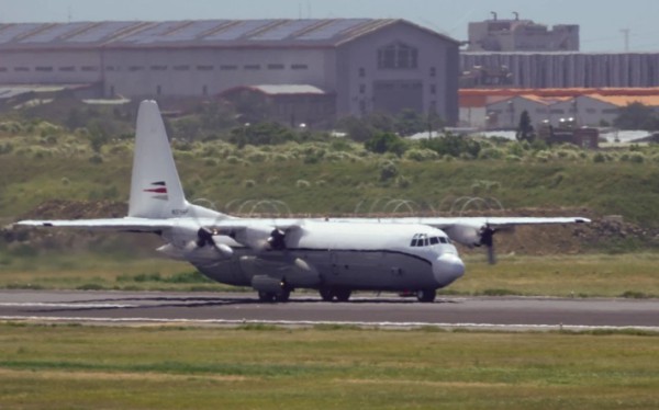 19일 타오위안 국제공항에 착륙한 미국 C-130 수송기.홍콩 사우스차이나모닝포스트 홈페이지 캡처.